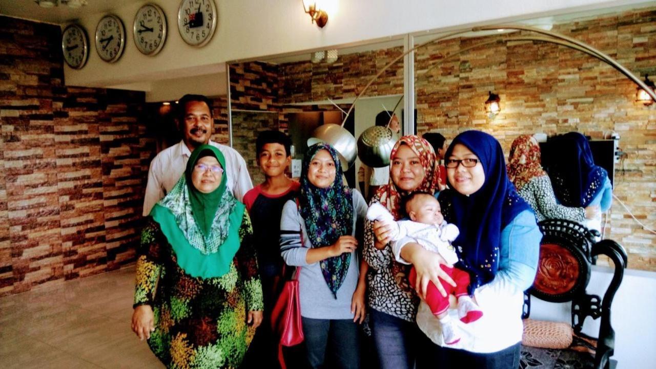 Airbnb At Sri Sayang Batu Ferringhi Beach 외부 사진