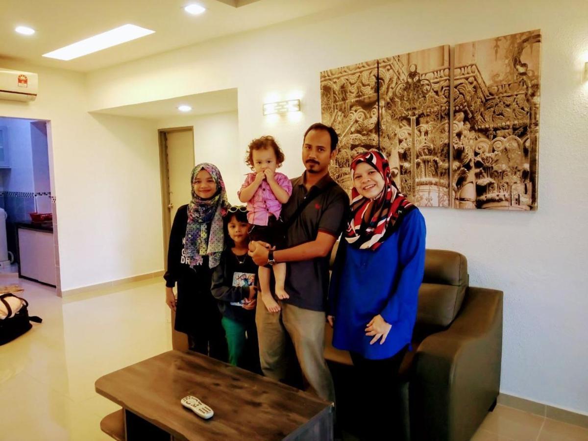 Airbnb At Sri Sayang Batu Ferringhi Beach 외부 사진