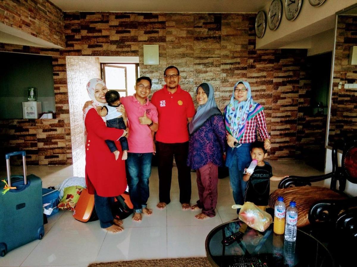 Airbnb At Sri Sayang Batu Ferringhi Beach 외부 사진
