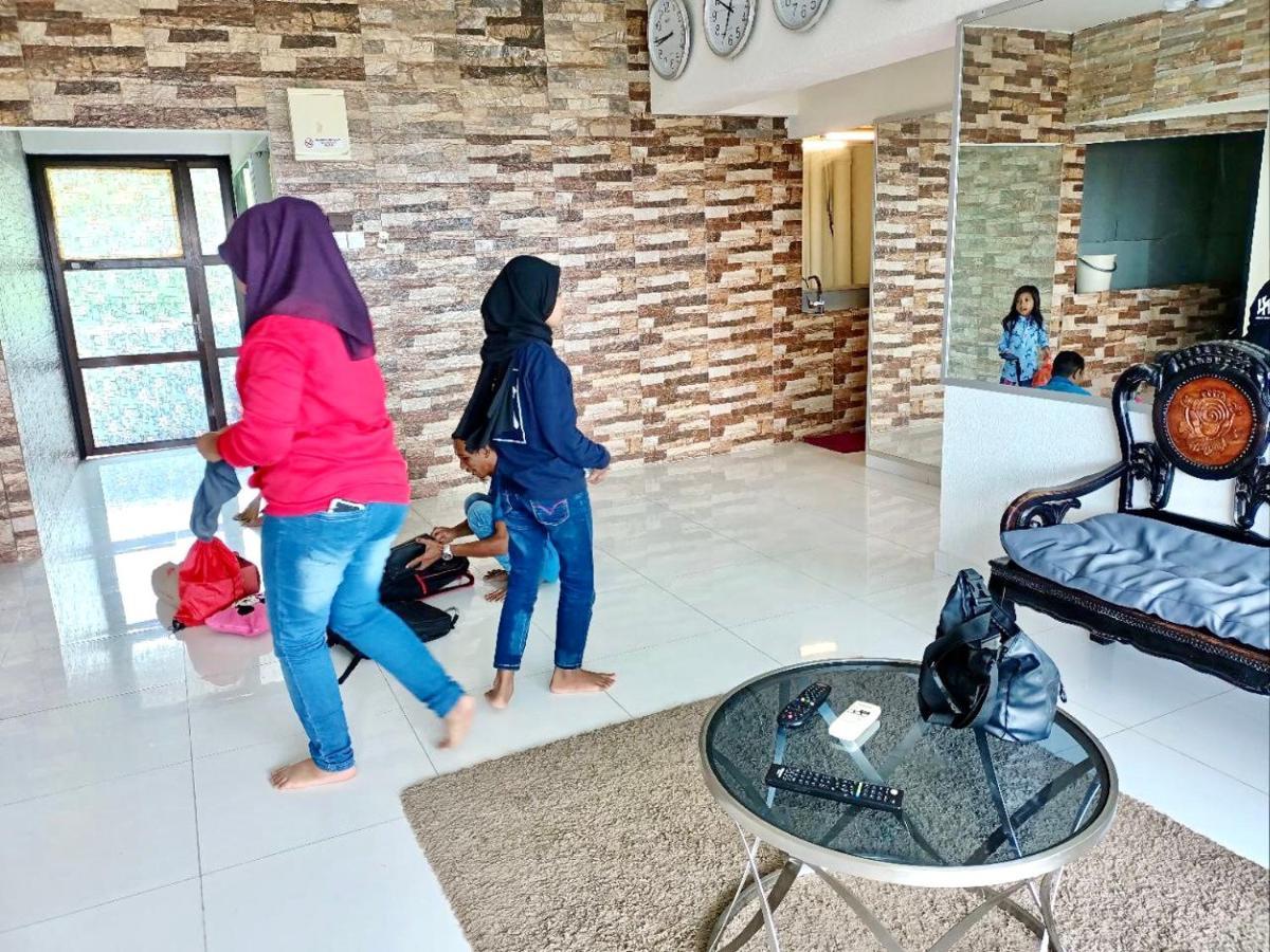 Airbnb At Sri Sayang Batu Ferringhi Beach 외부 사진