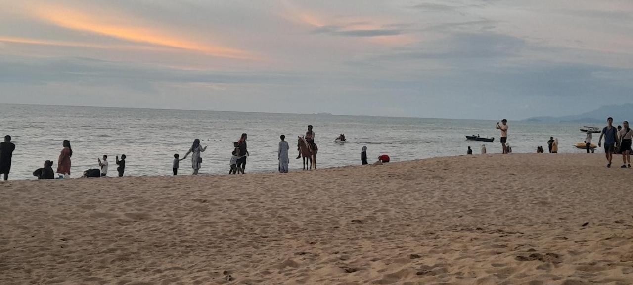 Airbnb At Sri Sayang Batu Ferringhi Beach 외부 사진